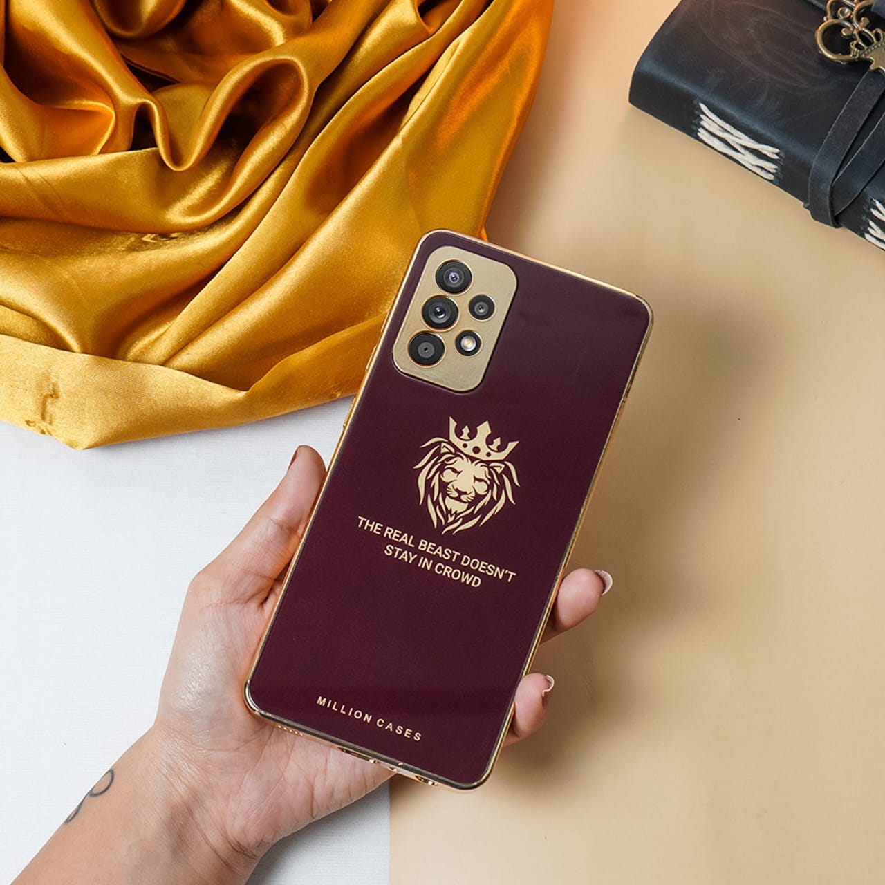 (Buy 1 Get 1 Free) Lion Pattern Electroplating Glass Case - Samsung