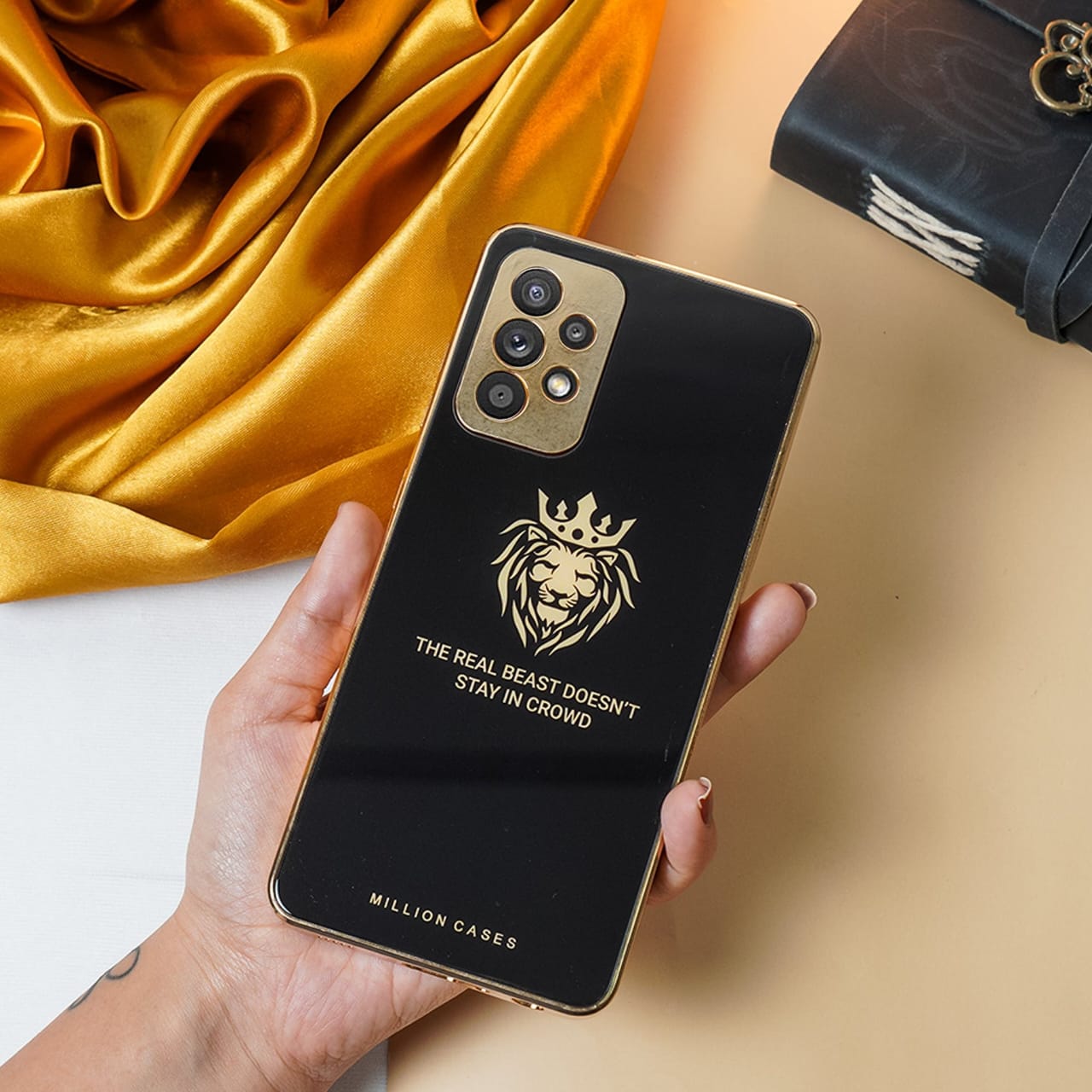 (Buy 1 Get 1 Free) Lion Pattern Electroplating Glass Case - Samsung