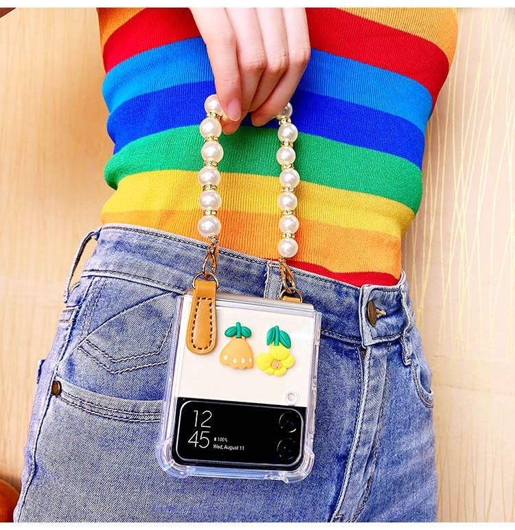 (Buy 1 Get 1 Free) Flower Pearl Chain Transparent Samsung Cover