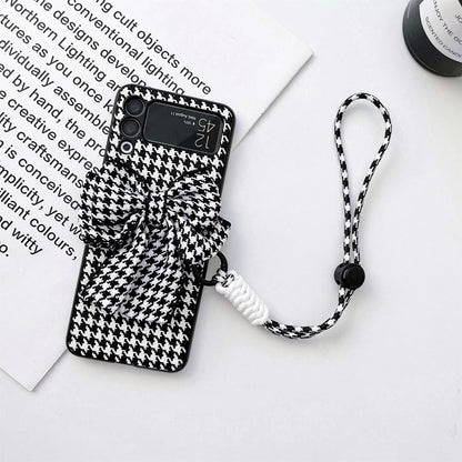 (Buy 1 Get 1 Free) Black-White Bow Armband Samsung Case