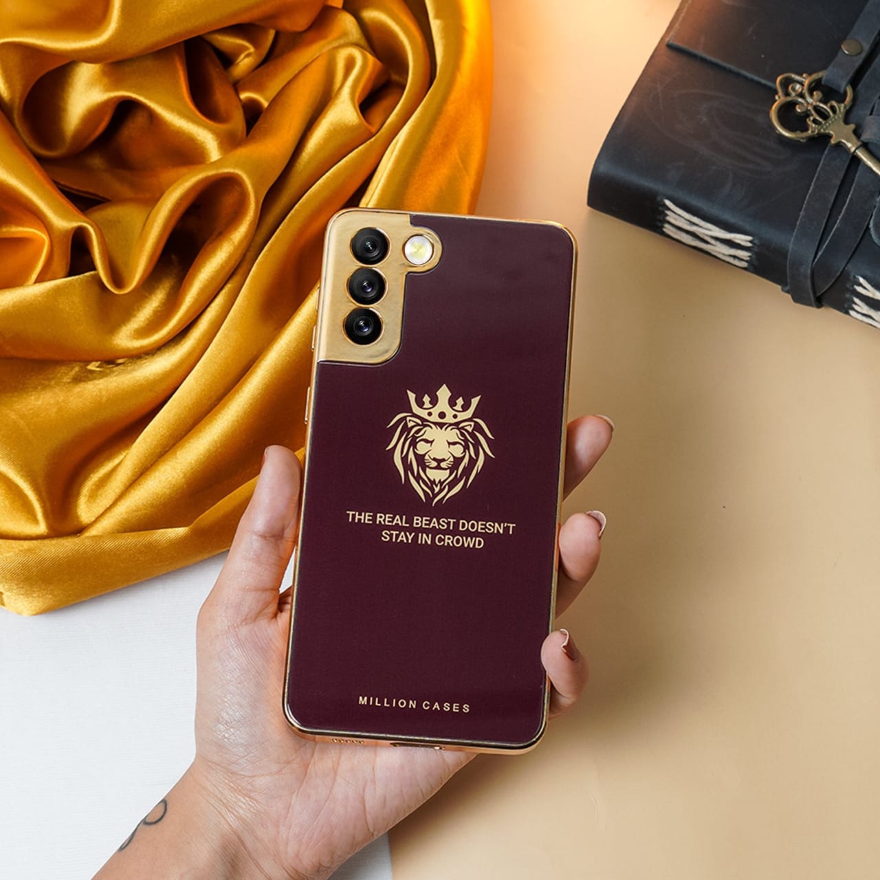 (Buy 1 Get 1 Free) Lion Pattern Electroplating Glass Case - Samsung